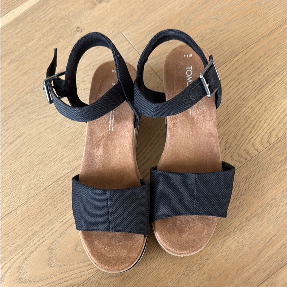 Toms Black and Natural Platform Wedge Sandals - Picture 5 of 6